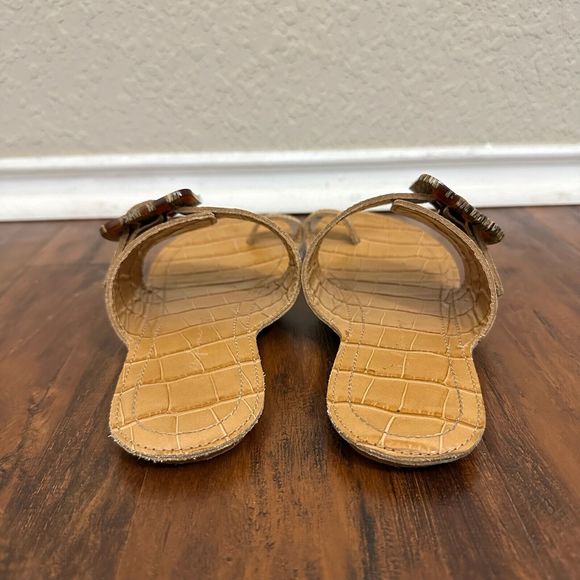 DEFINERY The Loop Ring Croc-Embossed Tan Leather Sandals - Picture 8 of 11